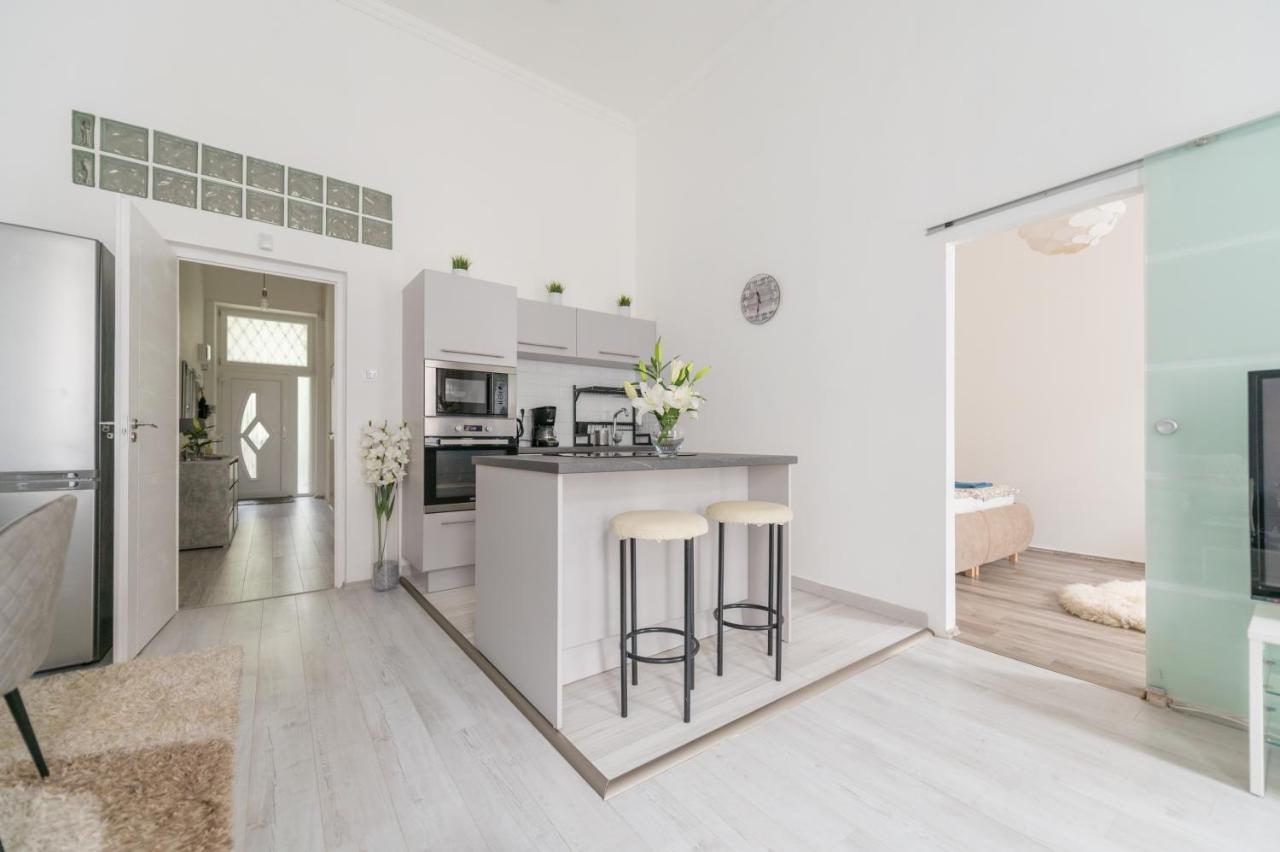 Downtown Gem Aircond Close To Heroes' Square Apartamento *